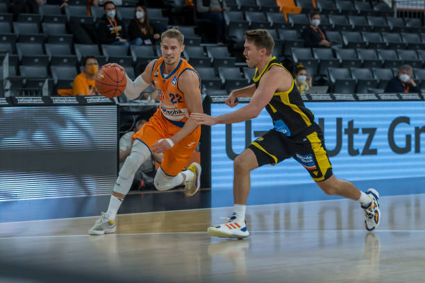 派林格与康 派林格与康